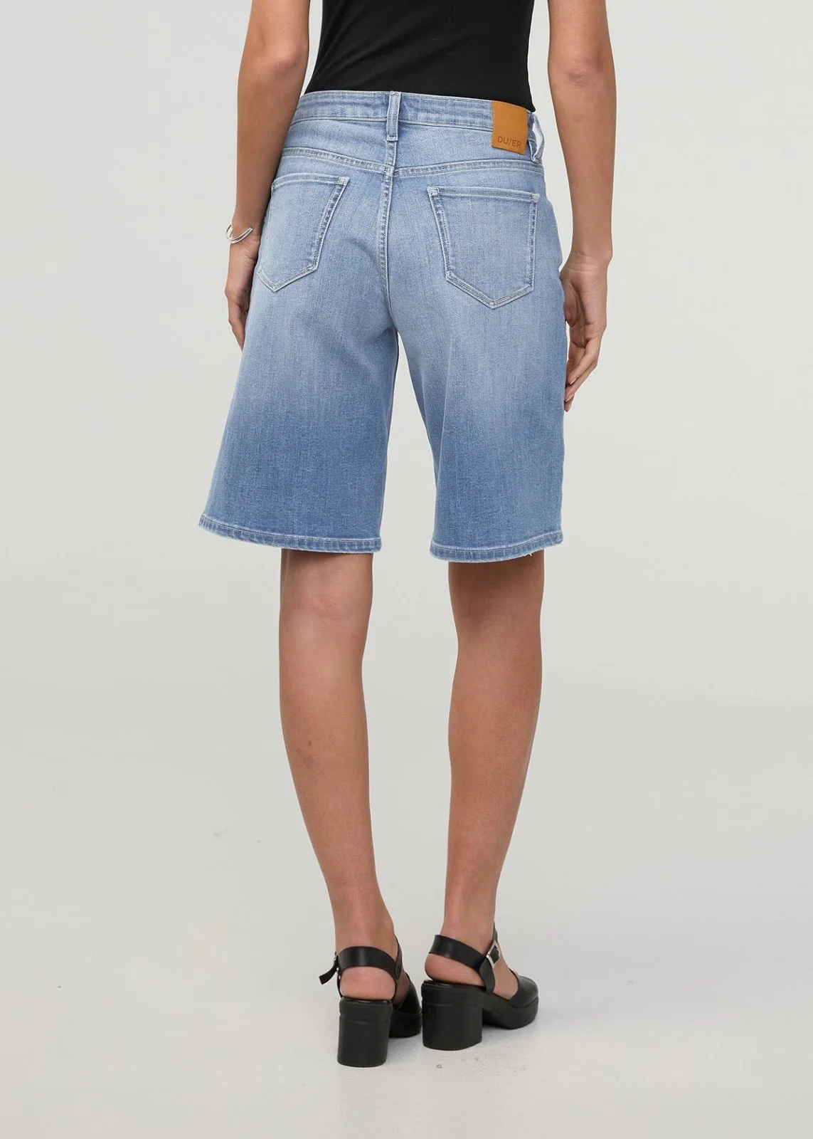 Performance Denim+ Mid Rise Loose Short - Vintage Seaside - Image 4